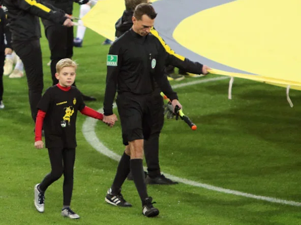 Ben bei seiner Wunscherfüllung im Stadion von Borussia Dortmund